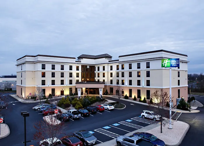 Holiday Inn Express & Suites Harrisburg West