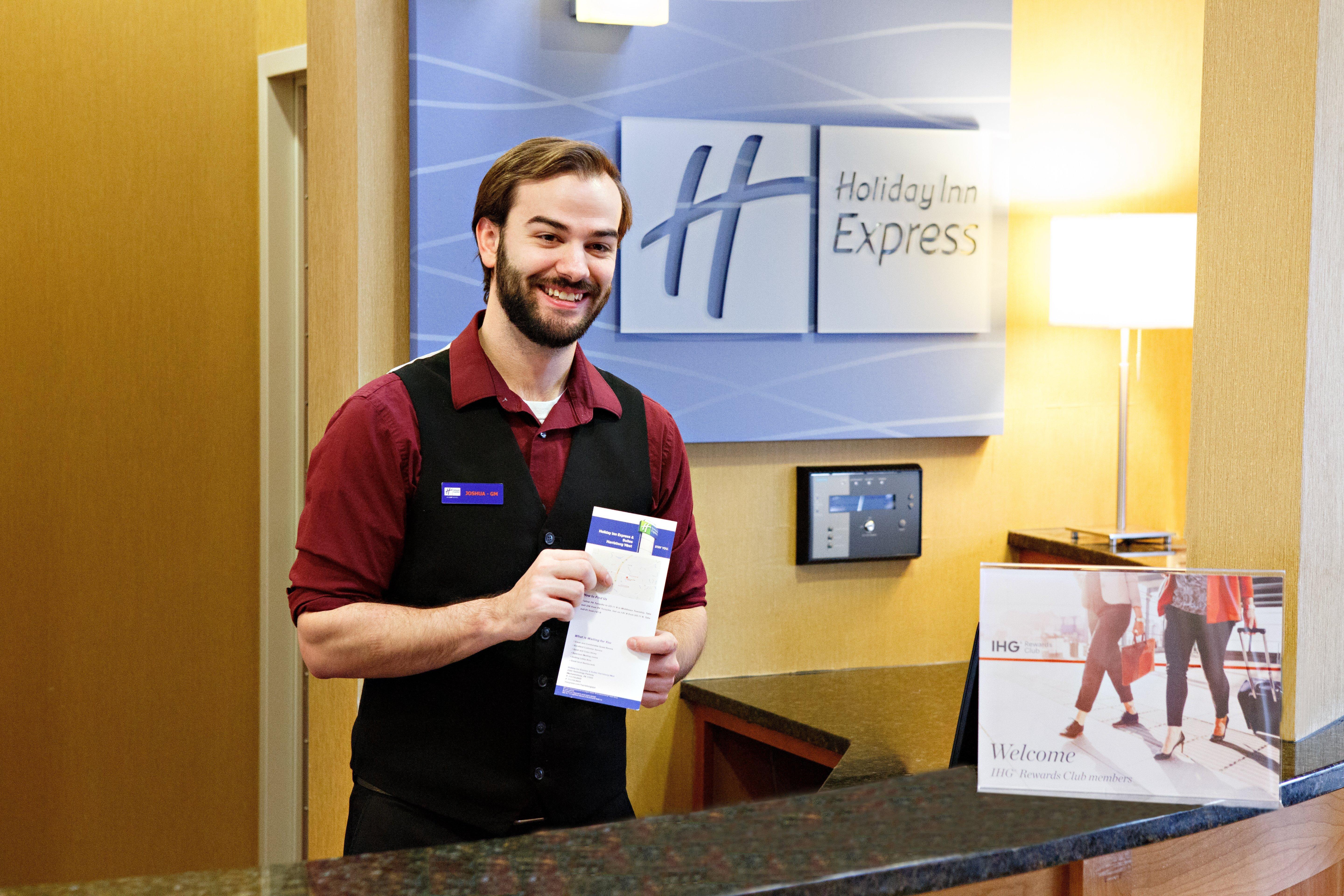 Holiday Inn Express & Suites Harrisburg West 3*