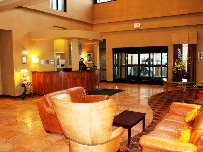 Holiday Inn Express & Suites Harrisburg West Hotel