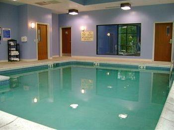 Holiday Inn Express & Suites Harrisburg West Hotel