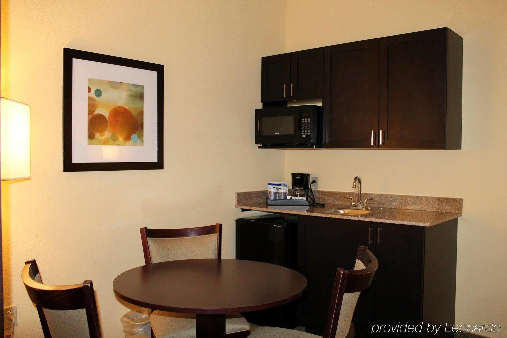 Holiday Inn Express & Suites Harrisburg West Hotel Mechanicsburg