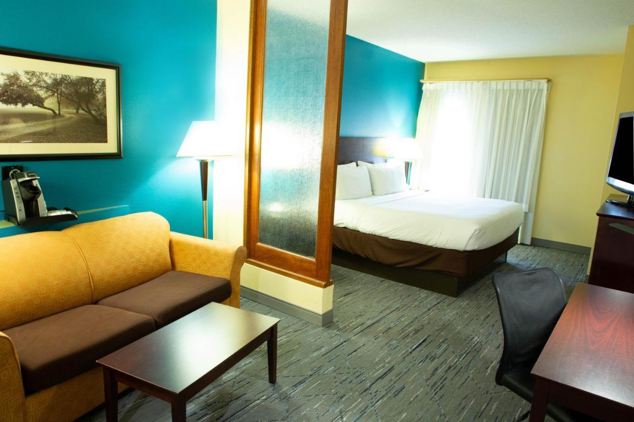 Holiday Inn Express & Suites Harrisburg West Mechanicsburg